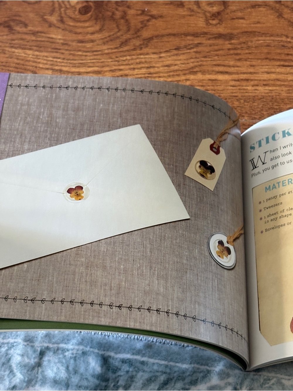 Flower and Leaf Press kit with book - Picture 10 of 12